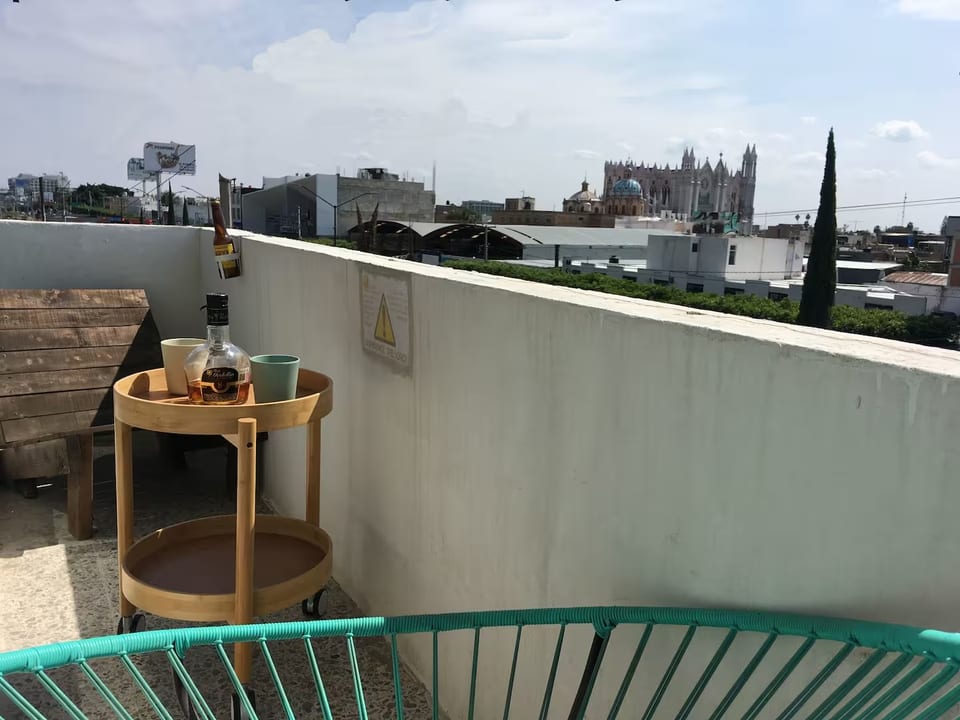 The Downtown Orange Condo with Cowork Office Space - León de los Aldama