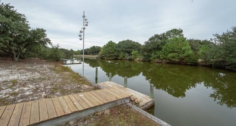 4x4 Carova, WaterFront, Dock, Wild Horses, Hot Tub