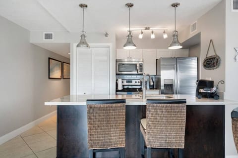 [Kitchen] Fully stocked & equipped