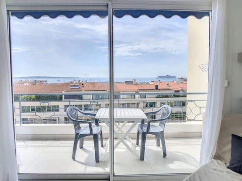 Lovely, modern studio with sea view 117