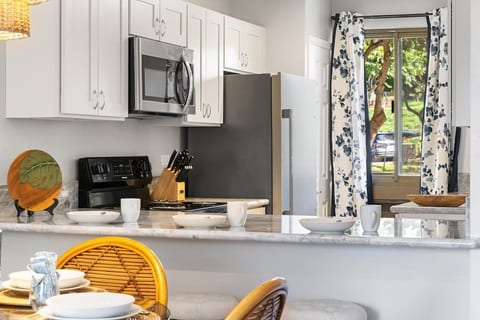 Kahana Coastal Escape with Ocean Views near Dining image 5
