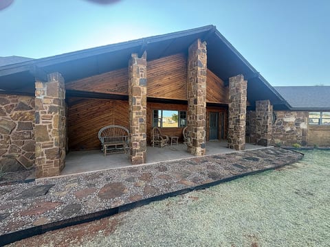 Large ranch home on acreage with beautiful sunsets image 2