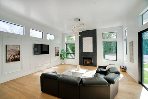 Prestige Estate: Unparalleled Luxury Experience