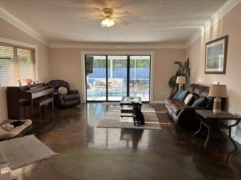 9 Palms Beach House image 2
