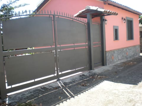 entrance /parking