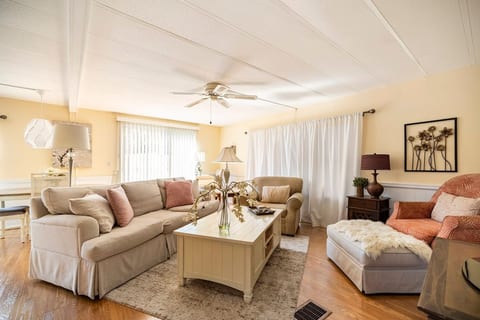 My Sunny home on the Bay. image 2