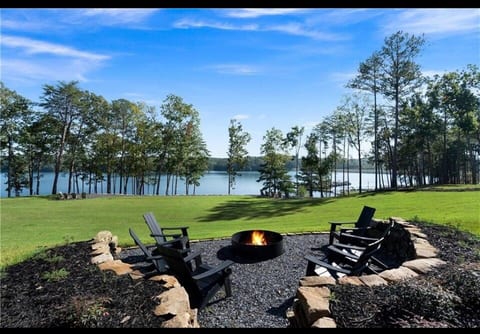 Peaceful Lakefront Retreat w/ Plunge Pool image 3