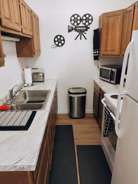 Jade Escape | 130" Cinema | Near Strip | Sleeps 8