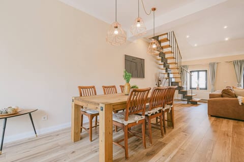Stylisches Loft mit 2 Bädern & AC