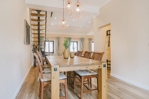 Stylisches Loft mit 2 Bädern & AC