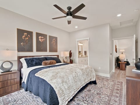 Monthly, pet friendly, insurance/corporate housing