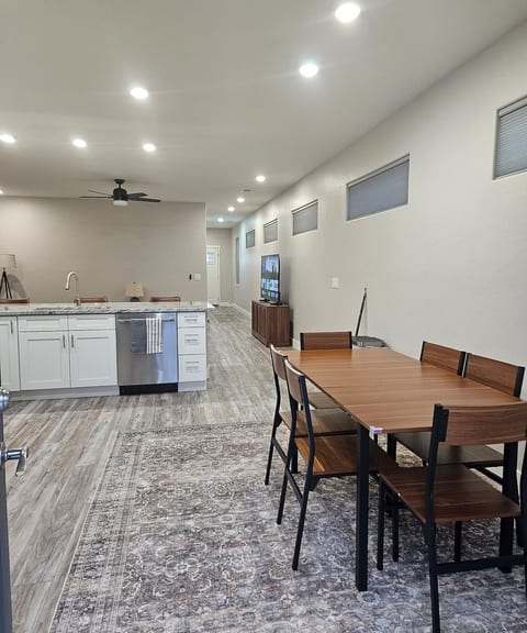 Monthly, insurance housing, corporate housing image 2