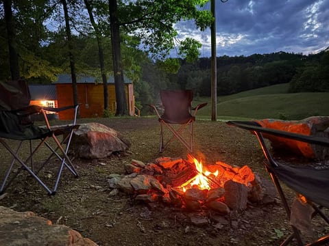 The Pond House-Hilltop Views-Private Pond Near RRG