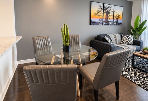 Modern 1BR+DEN in Markham | The Foresite