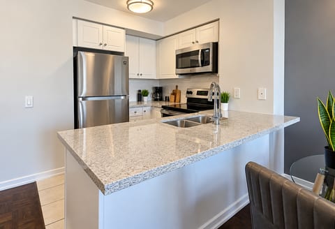 Modern 1BR+DEN in Markham | The Foresite