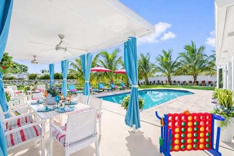 Waterfront Htd Pool, Putt-Putt Pergola, Air Hockey