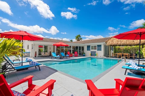 Waterfront w/ Htd Pool, Tiki Hut, Billiards, & Bar