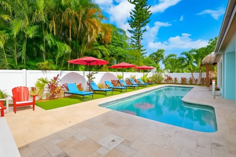 Htd Pool, Tiki Hut, Putt-Putt, Billiards, Pergola