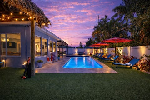 Htd Pool, Tiki Hut, Putt-Putt, Billiards, Pergola