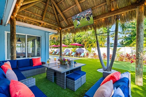 Htd Pool, Tiki Hut, Putt-Putt, Billiards, Pergola