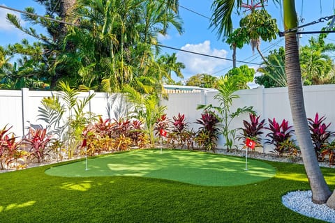 Htd Pool, Tiki Hut, Putt-Putt, Billiards, Pergola