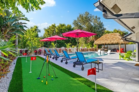 Tiki Hut, Htd Pool, Billiards, Putt-Putt, Canal