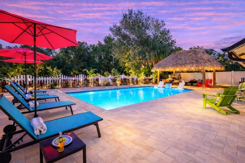 Tiki Hut, Htd Pool, Billiards, Putt-Putt, Canal