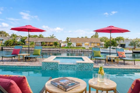 Waterfront, Spa, Htd Pool, Billiards, Lanai, Canal