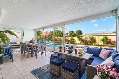 Private Heated Pool, Lanai, Billiards & Ping Pong