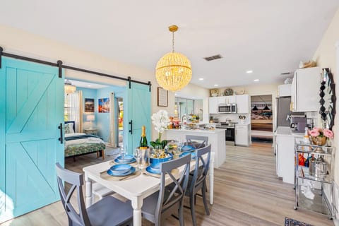Private Heated Pool, Lanai, Billiards & Ping Pong