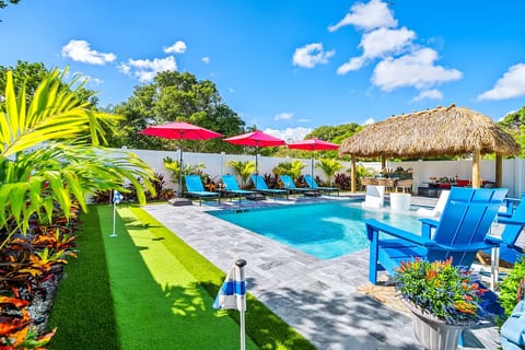Tiki Hut, Htd Pool, Bar & Putting Greens Near Atlantic Avenue