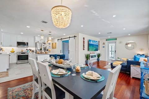 2191 NE 55th Air BNB