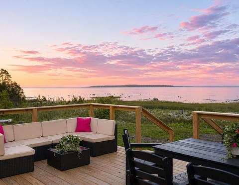 Lakeside Retreat~Mackinac Island Direct View