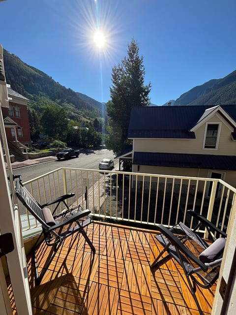 Modern Central Telluride Apartment image 1