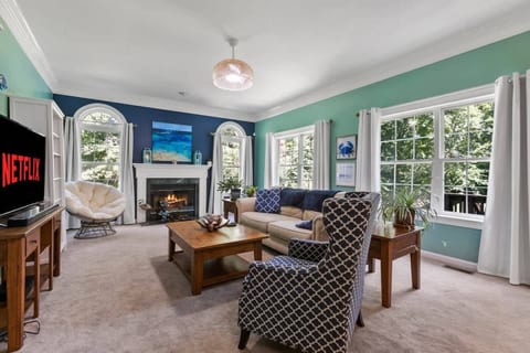 Heated Spa | Game Room | Fire Pit | Sleeps 10
