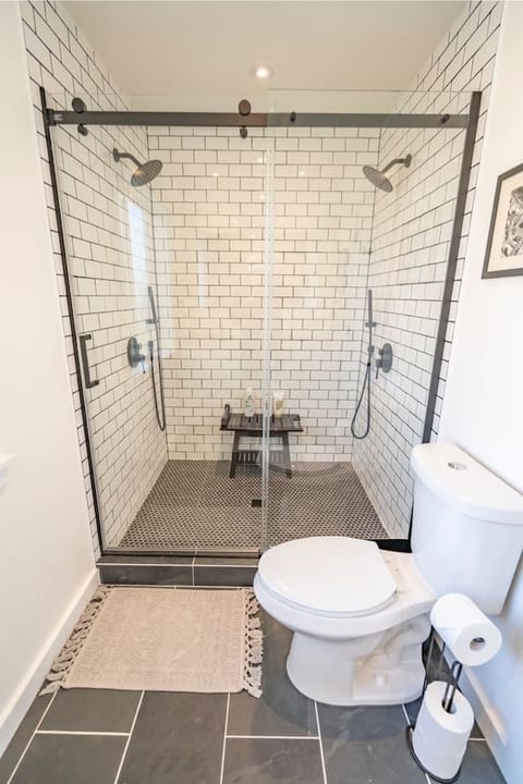 Guest House Bathroom - Double Shower Heads