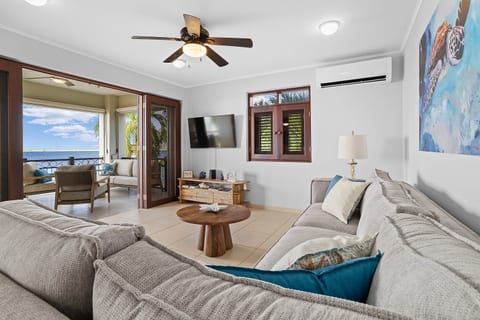 Elegancia Ocean Front Apartment