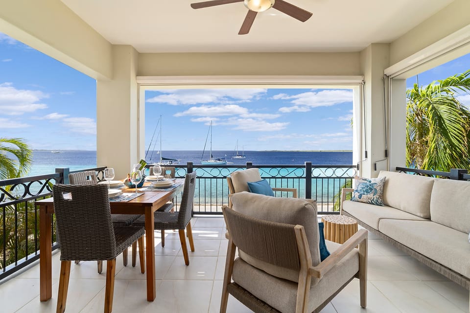 Elegancia Ocean Front Apartment - Kralendijk