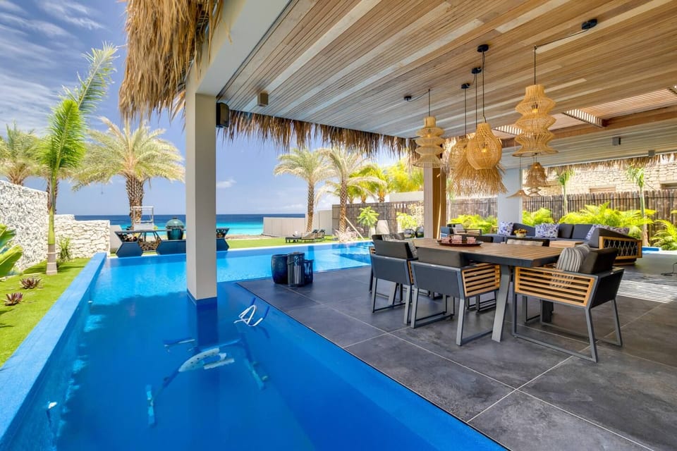Sea Front Luxury Villa - Kralendijk