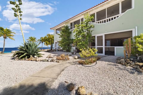 Beachfront Home w/3BR
