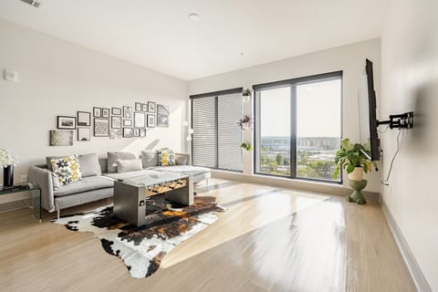 Spacious Pool-Level Condo • Free Parking • Gym image 1
