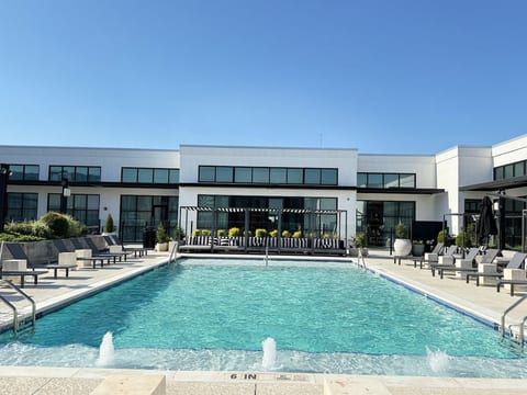 Spacious Pool-Level Condo • Free Parking • Gym image 2