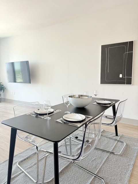 Spacious Pool-Level Condo • Free Parking • Gym image 5