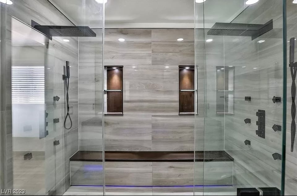 Modern 1bd private Studio image 1