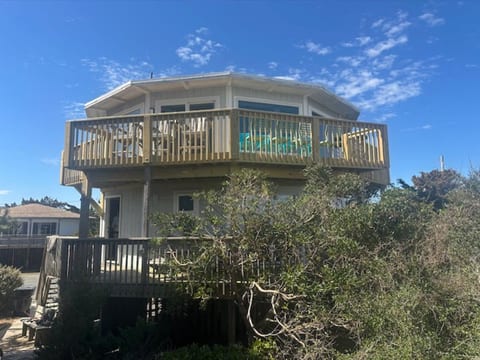 Oceanfront All A Round Views - Pet Friendly! image 1