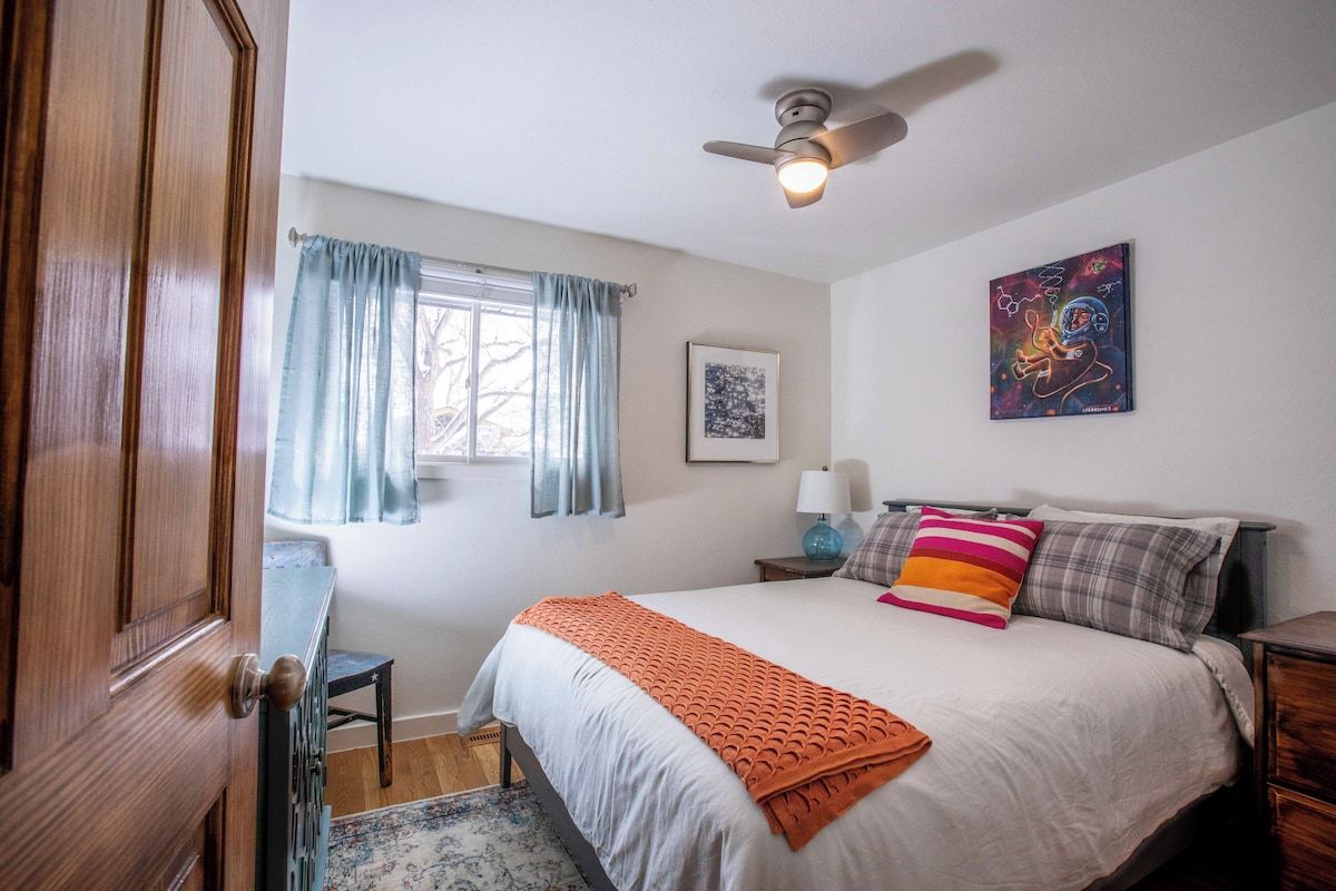 Queen bedroom