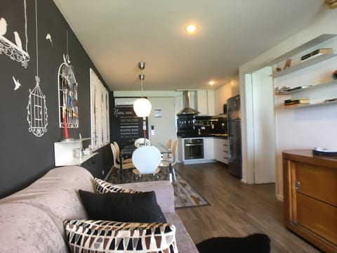LALLA: quarto-banho-cozinha-varanda e sala