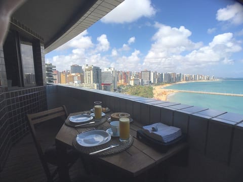 LALLA: quarto-banho-cozinha-varanda e sala