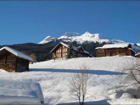 Chalet an ruhiger Lage mit schöner Bergsicht