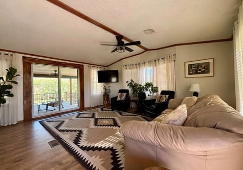 Rio Grande Retreat | Lake, Hot Springs & Mt View’s image 4